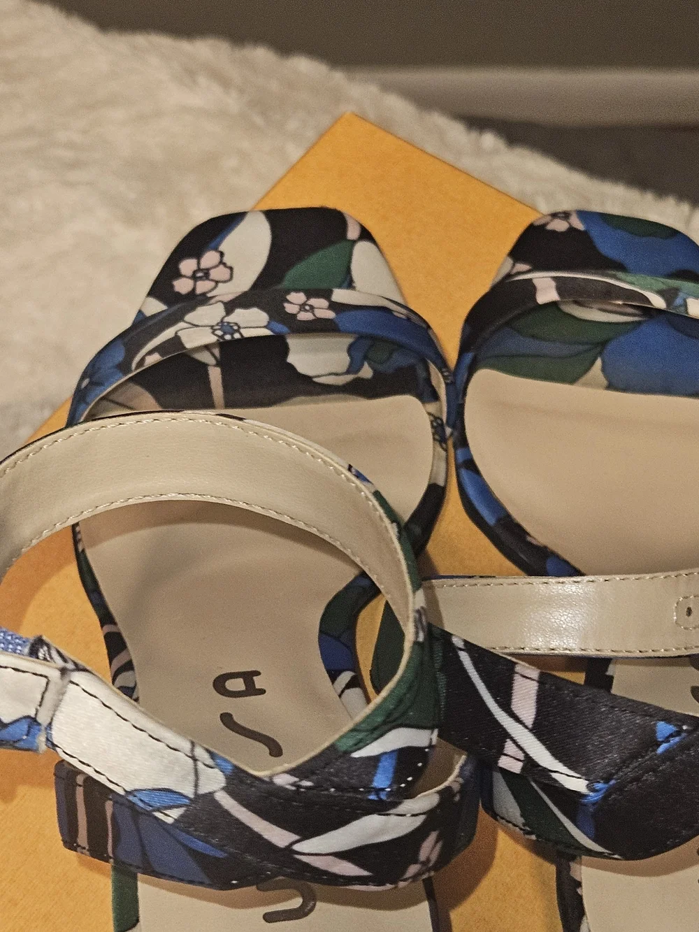 Unisa Blue and Green Floral Satin Ankle-Strap Block Heels Size 8M